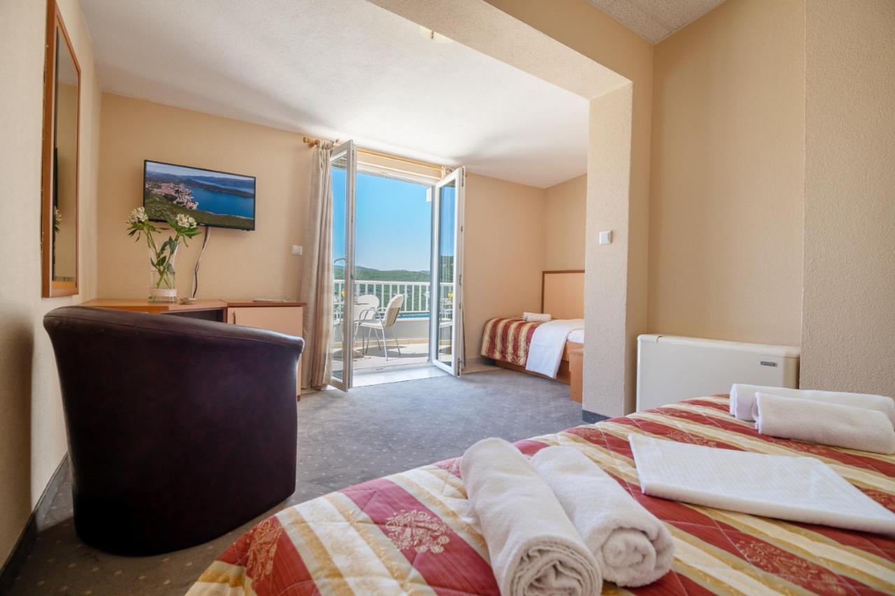 נאום Hotel Luna מראה חיצוני תמונה