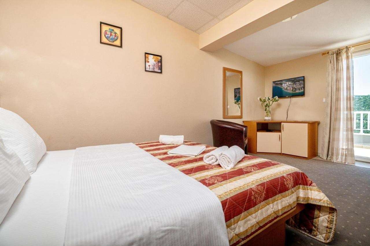 נאום Hotel Luna מראה חיצוני תמונה